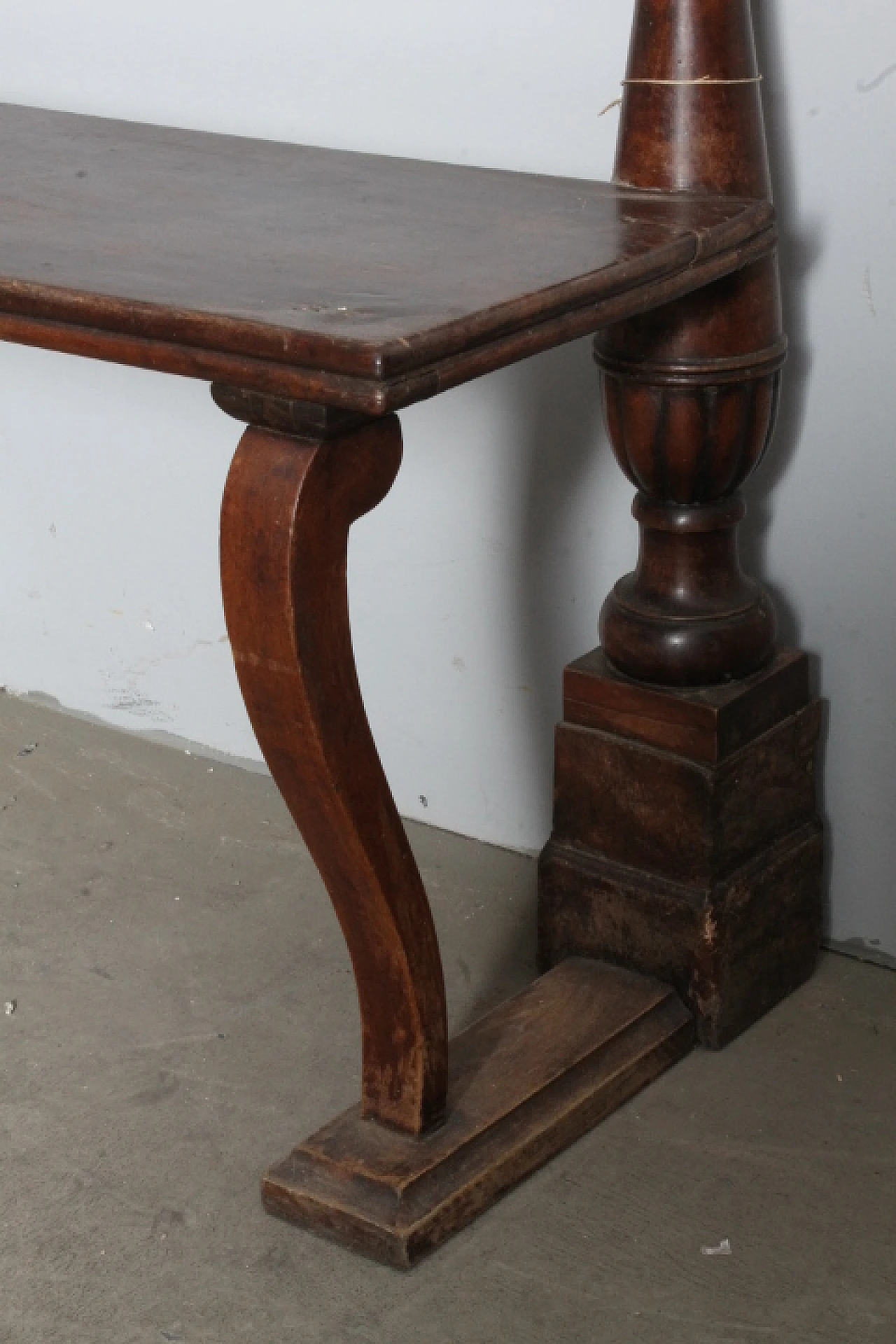 Louis XVI walnut bench, 18th century 5