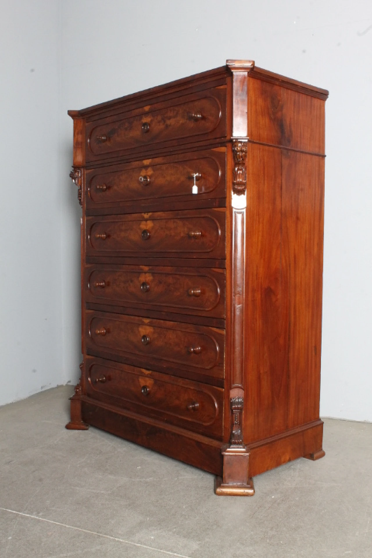 Ancient chest of drawers Tuscany L. Filippo 1860. Walnut feather. 7