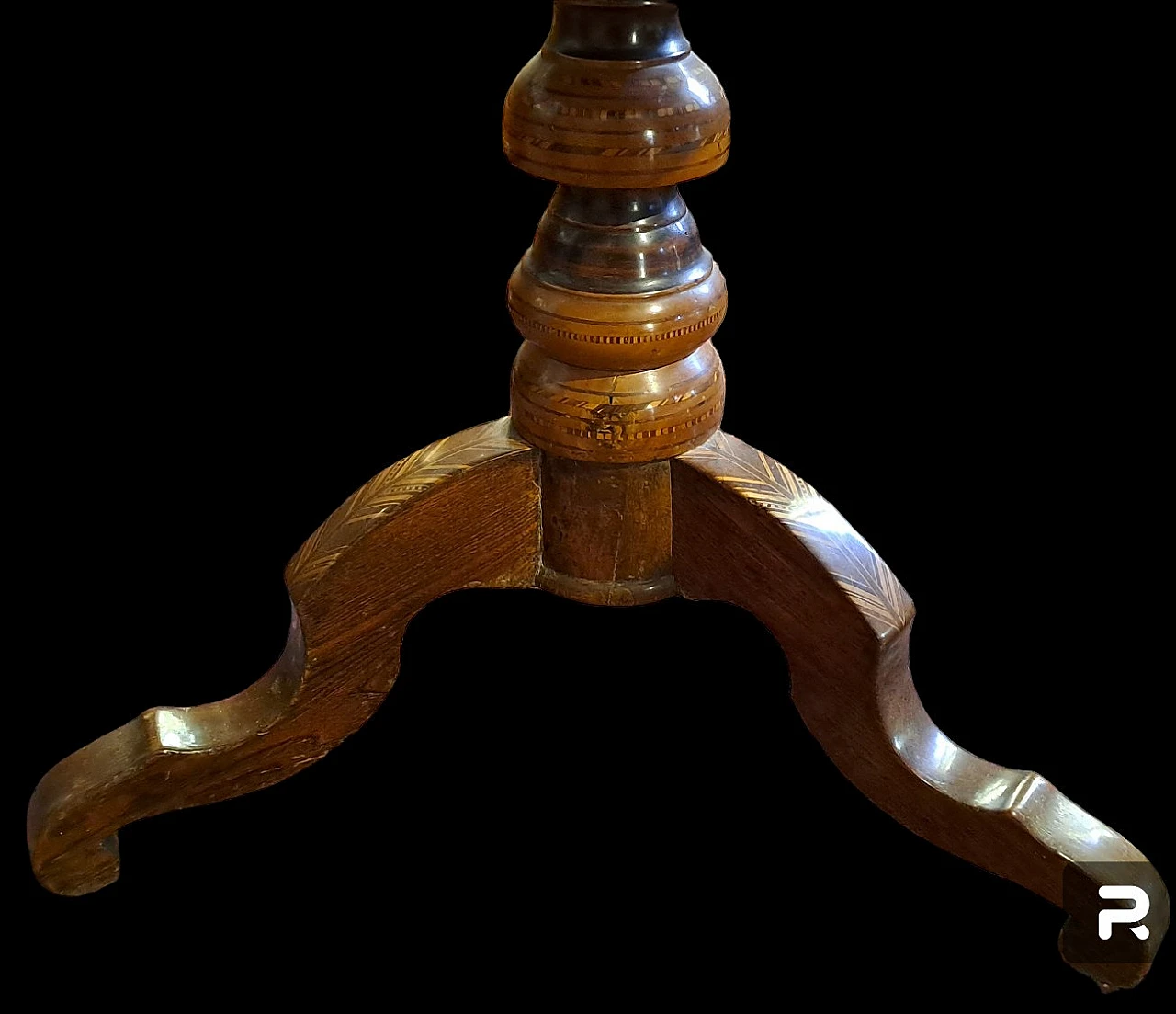 Octagonal inlaid walnut coffee table, 19th century 6