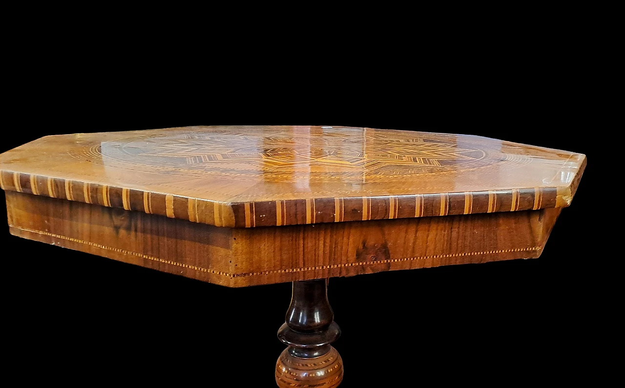Octagonal inlaid walnut coffee table, 19th century 8