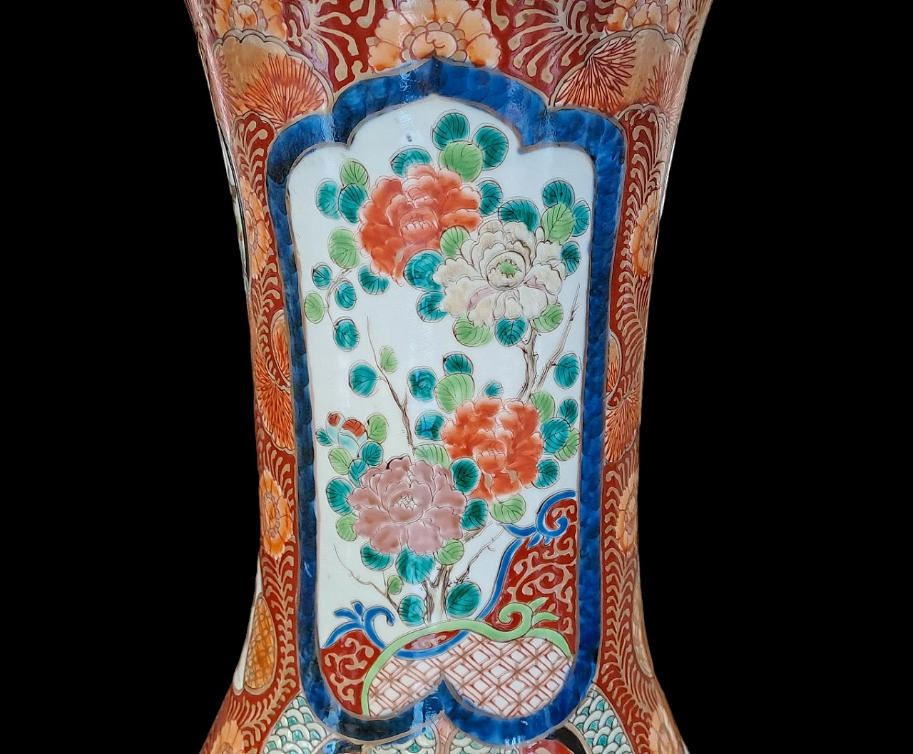 Coppia di vasi Imari in porcellana dipinta, '800 9
