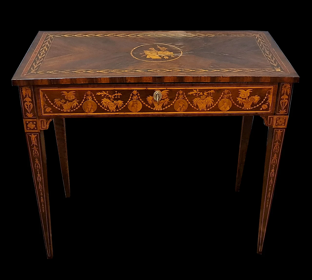 Tavolino Luigi XVI lastronato in legno di noce, '700 1
