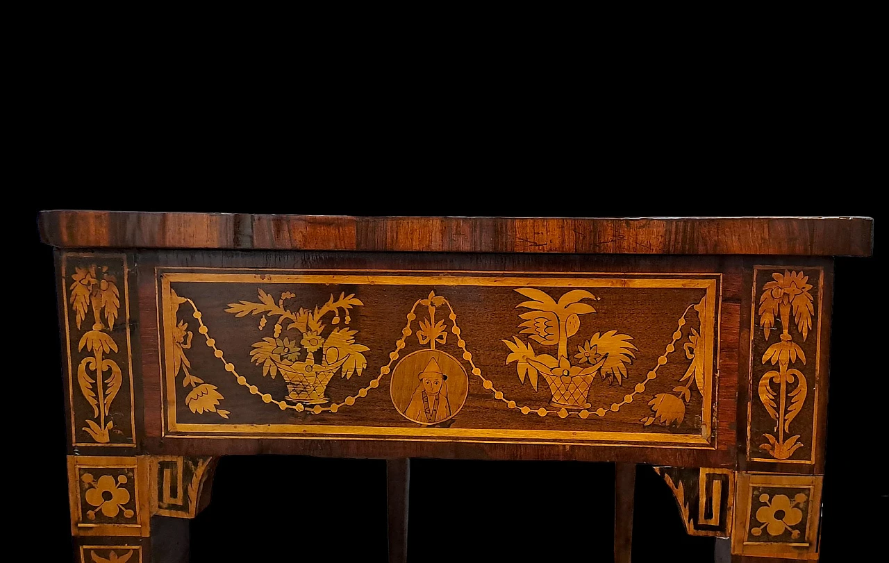Tavolino Luigi XVI lastronato in legno di noce, '700 4