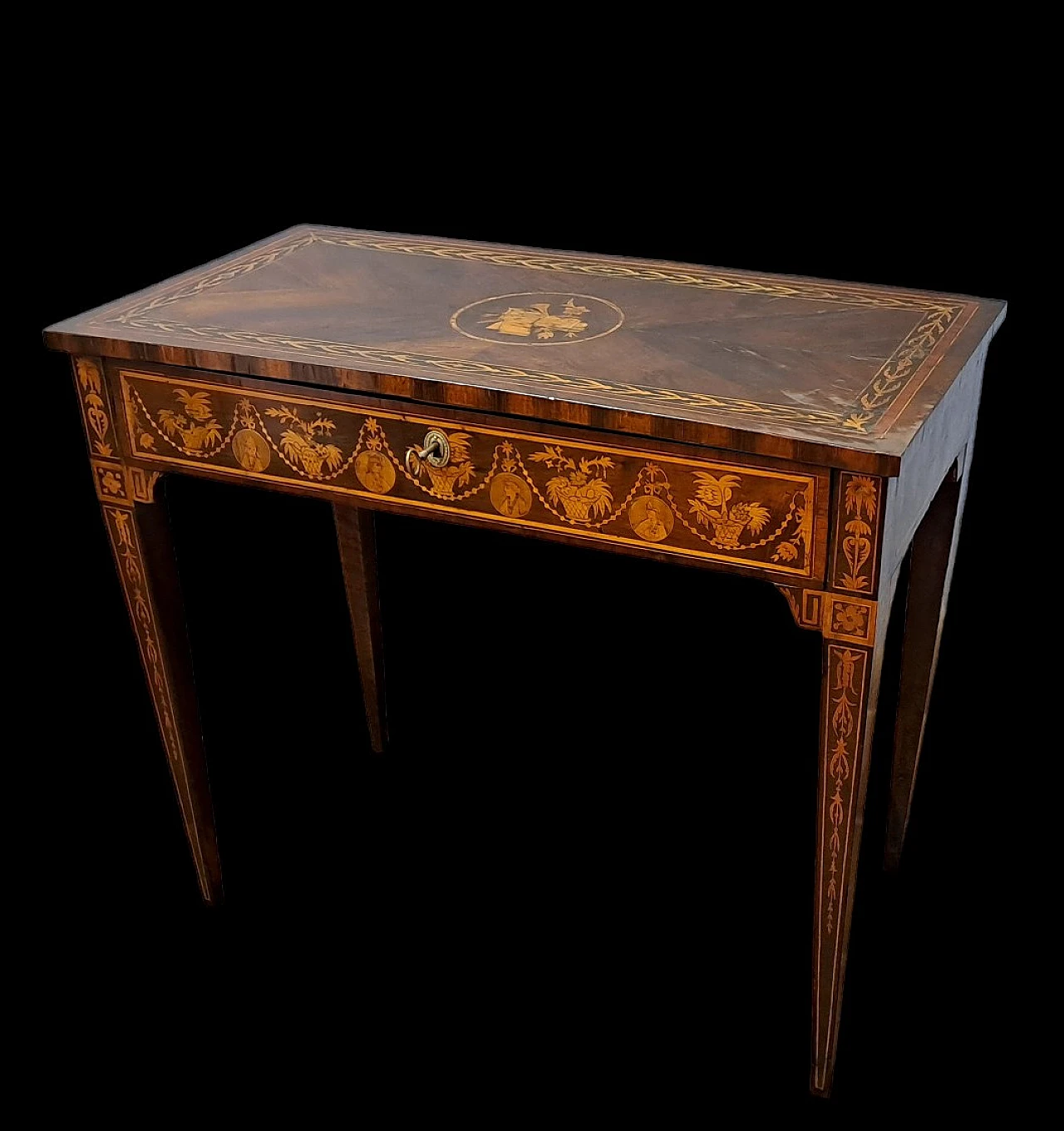 Tavolino Luigi XVI lastronato in legno di noce, '700 5
