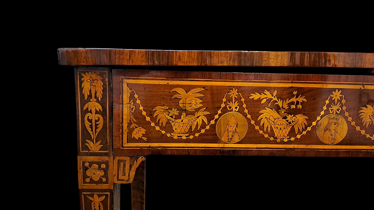 Tavolino Luigi XVI lastronato in legno di noce, '700 9