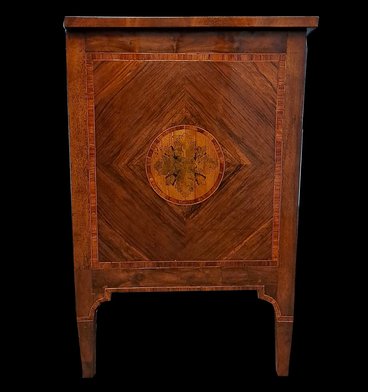 Louis XVI walnut panelled chest of drawers, late 18th century 10