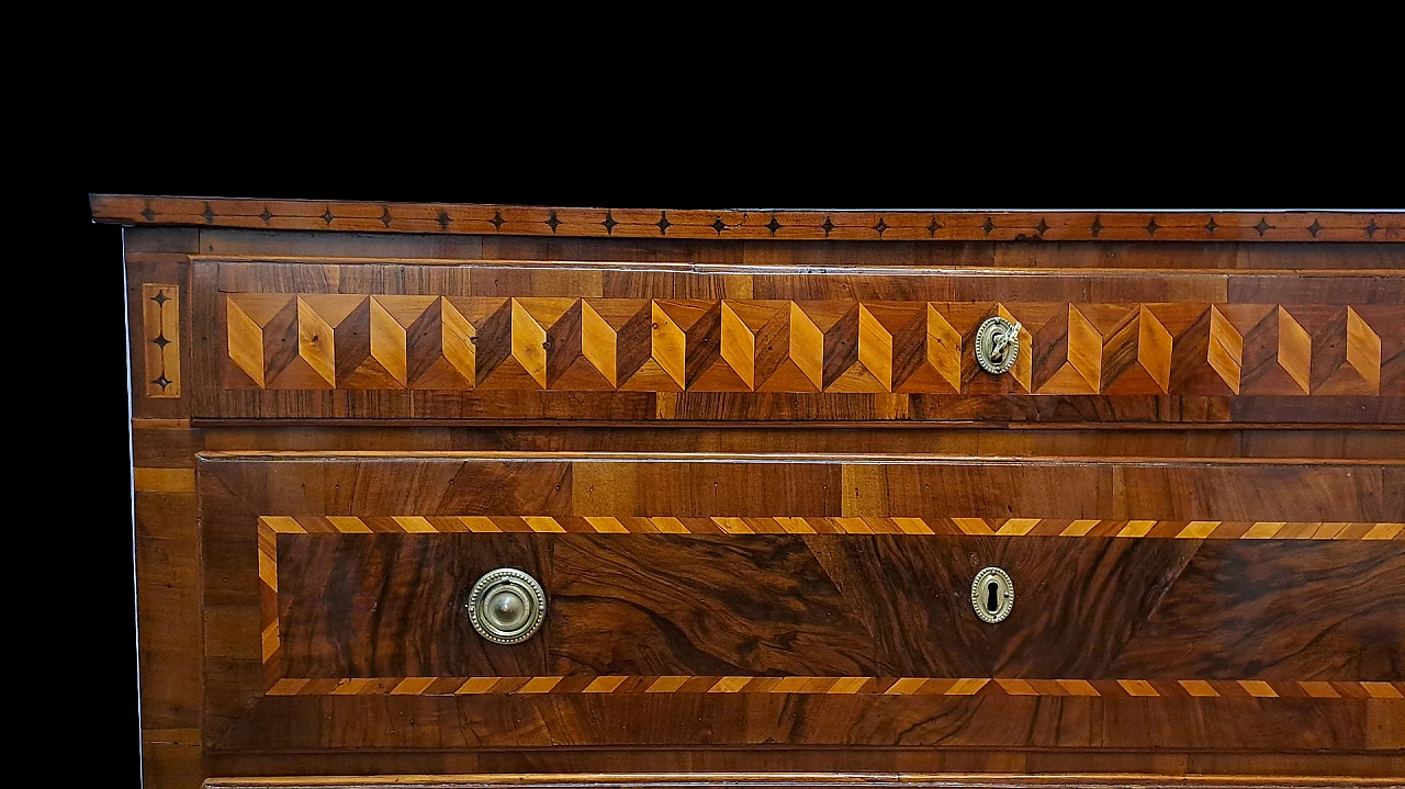 Louis XVI chest of drawers veneered in walnut, 18th century 4
