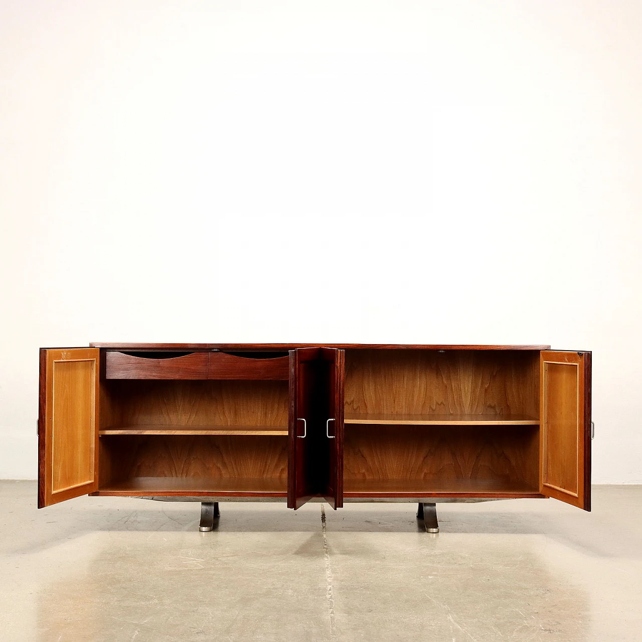 Credenza in legno e metallo attribuita a Sergio Mazza, anni '60 3