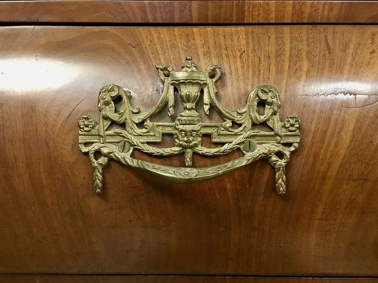 Mahogany flap dresser, early 19th century 4
