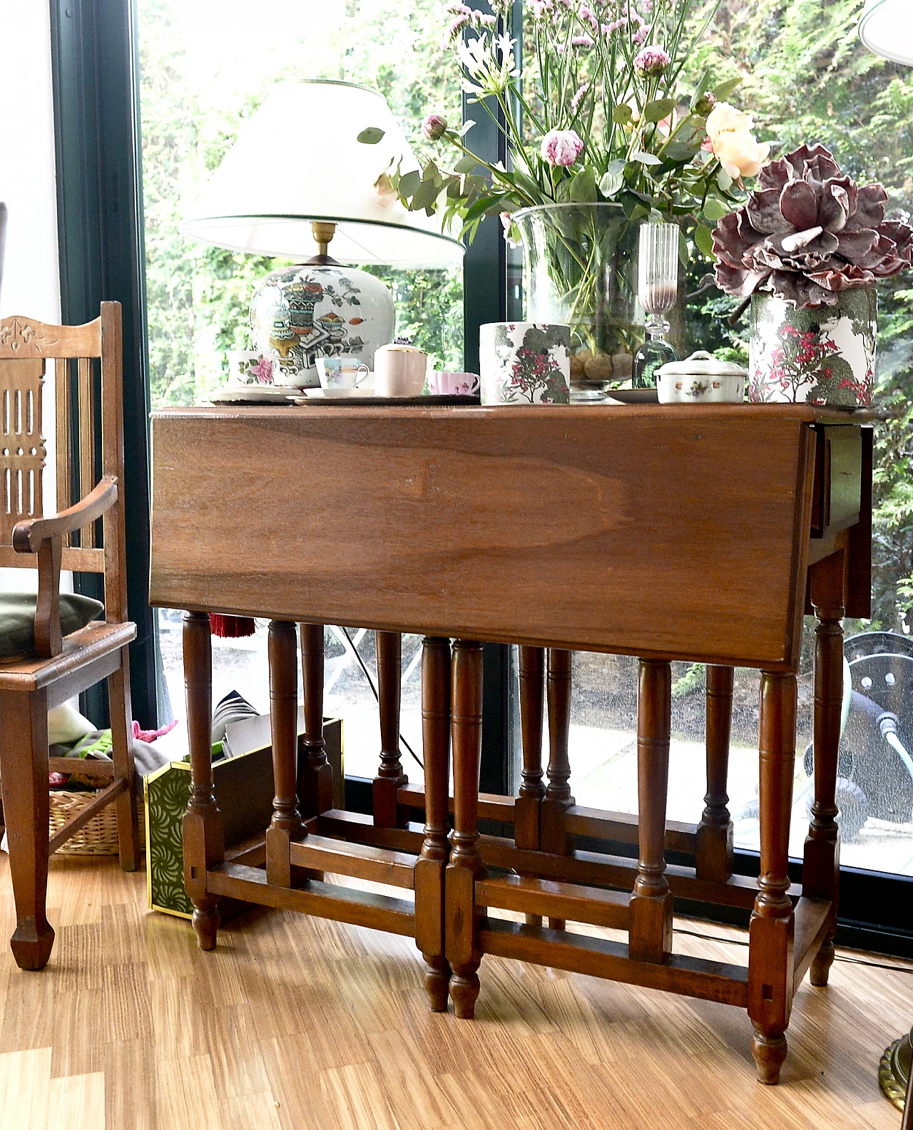 Extending wooden table, 1920s 2