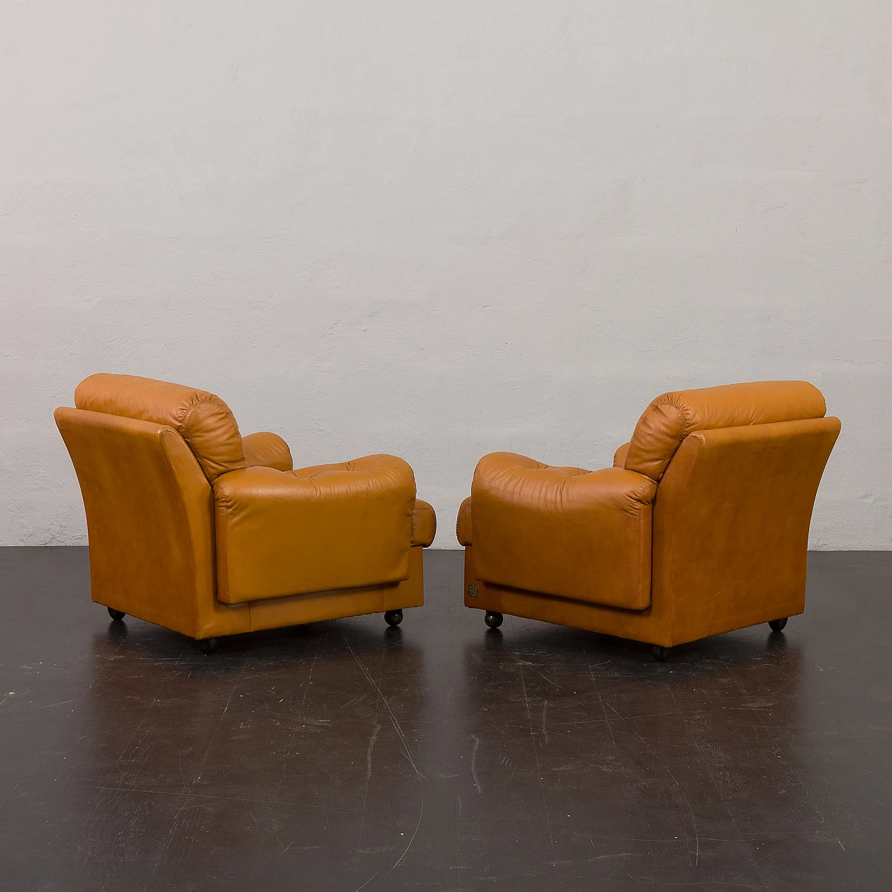 Pair of cognac leather lounge chairs by Busnelli, 1970s 9