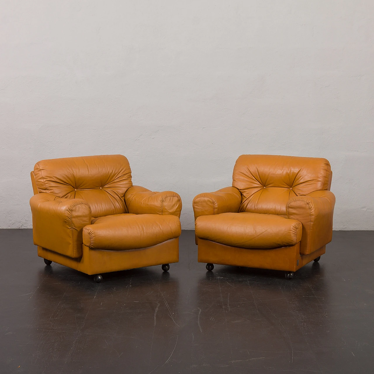 Pair of cognac leather lounge chairs by Busnelli, 1970s 15