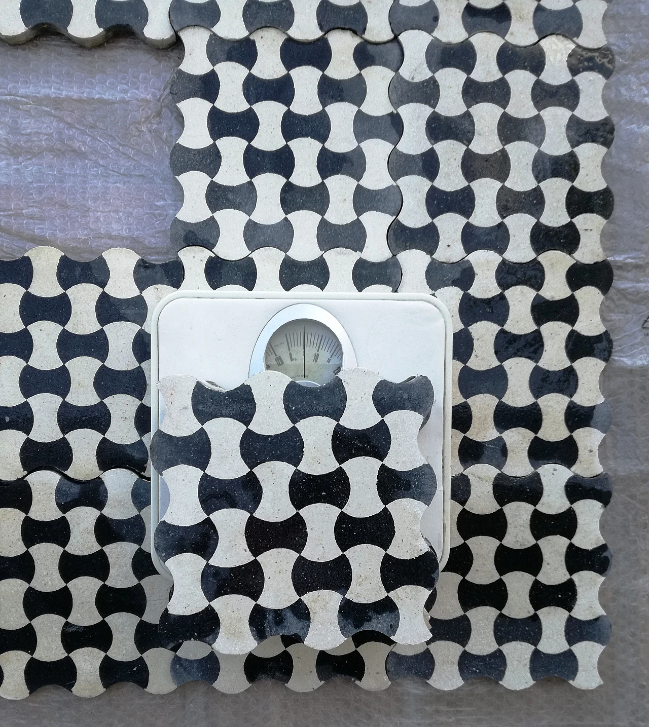 25 Cementine Papillon tiles, 1920s 17