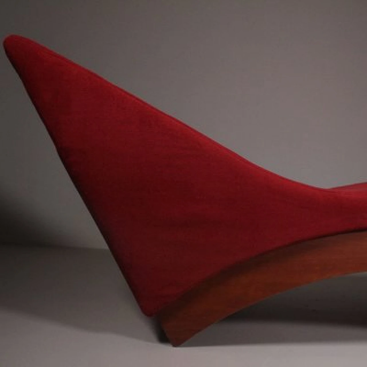 Red chaise longue in wood and fabric, 1970s 2