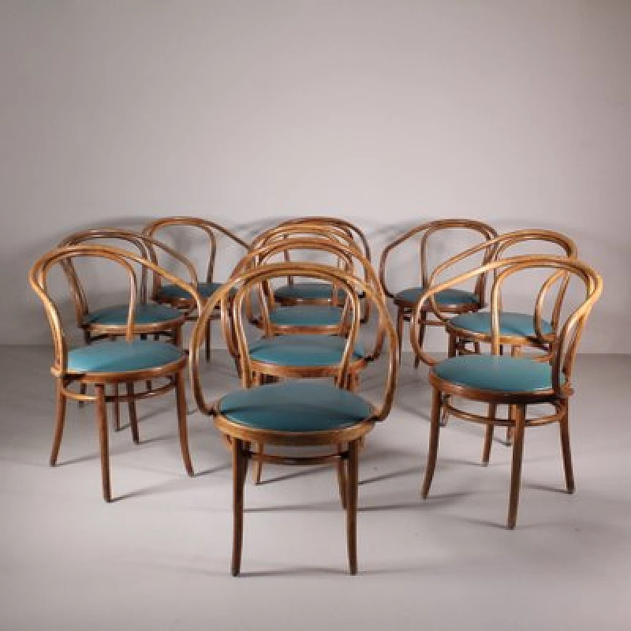 10 Wooden chairs by Thonet, 1930s 1