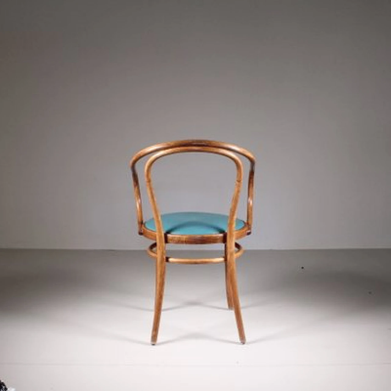 10 Wooden chairs by Thonet, 1930s 11