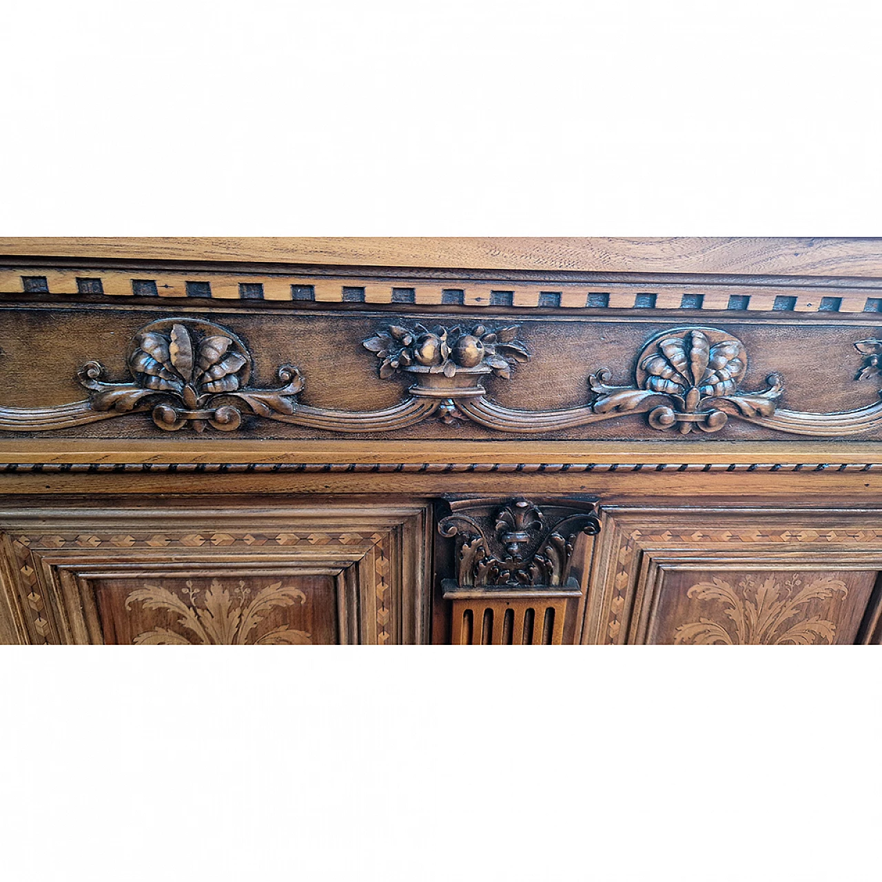 Neo-Renaissance walnut sideboard, early 20th century 3