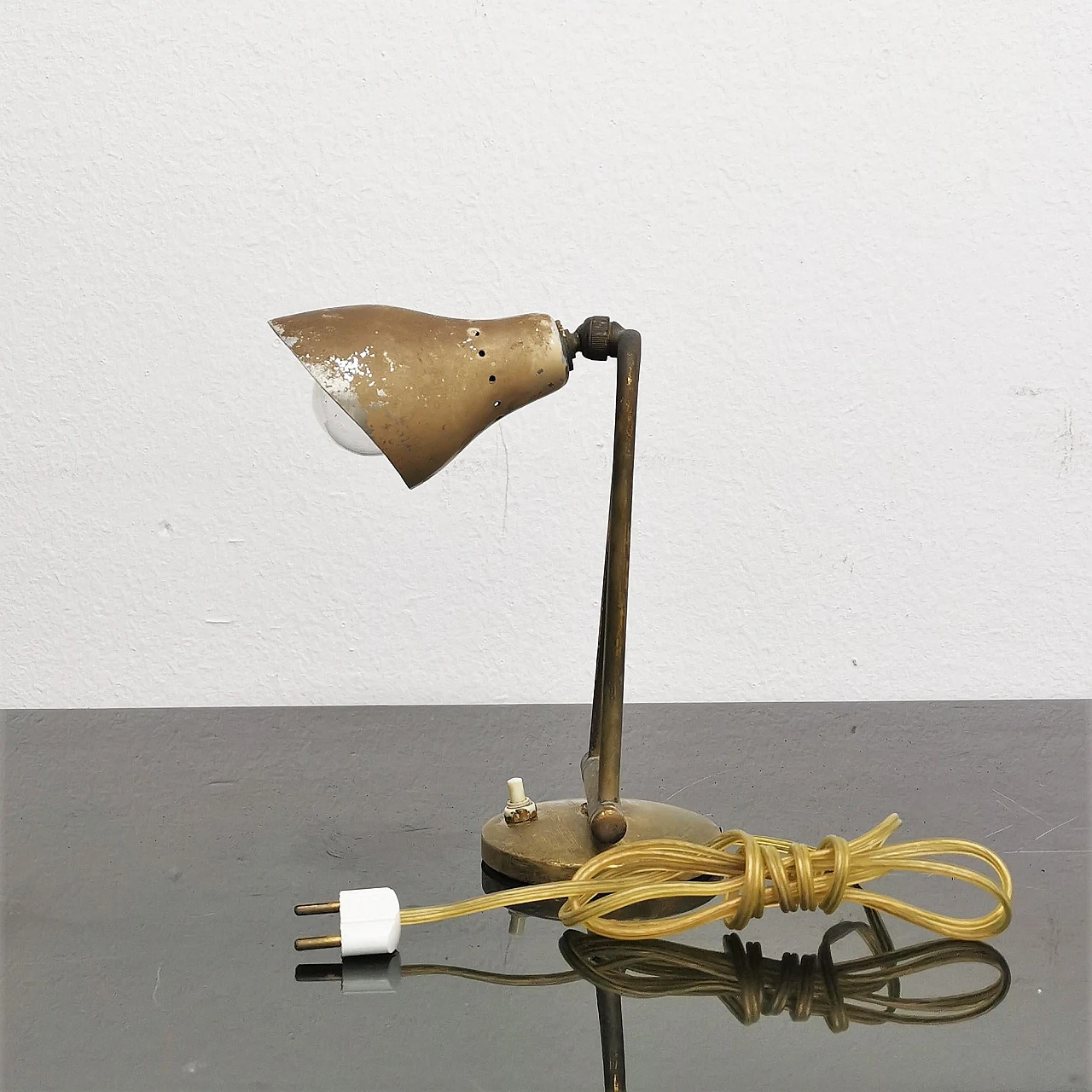 Adjustable brass table lamp attributed to Stilnovo, 1950s 3