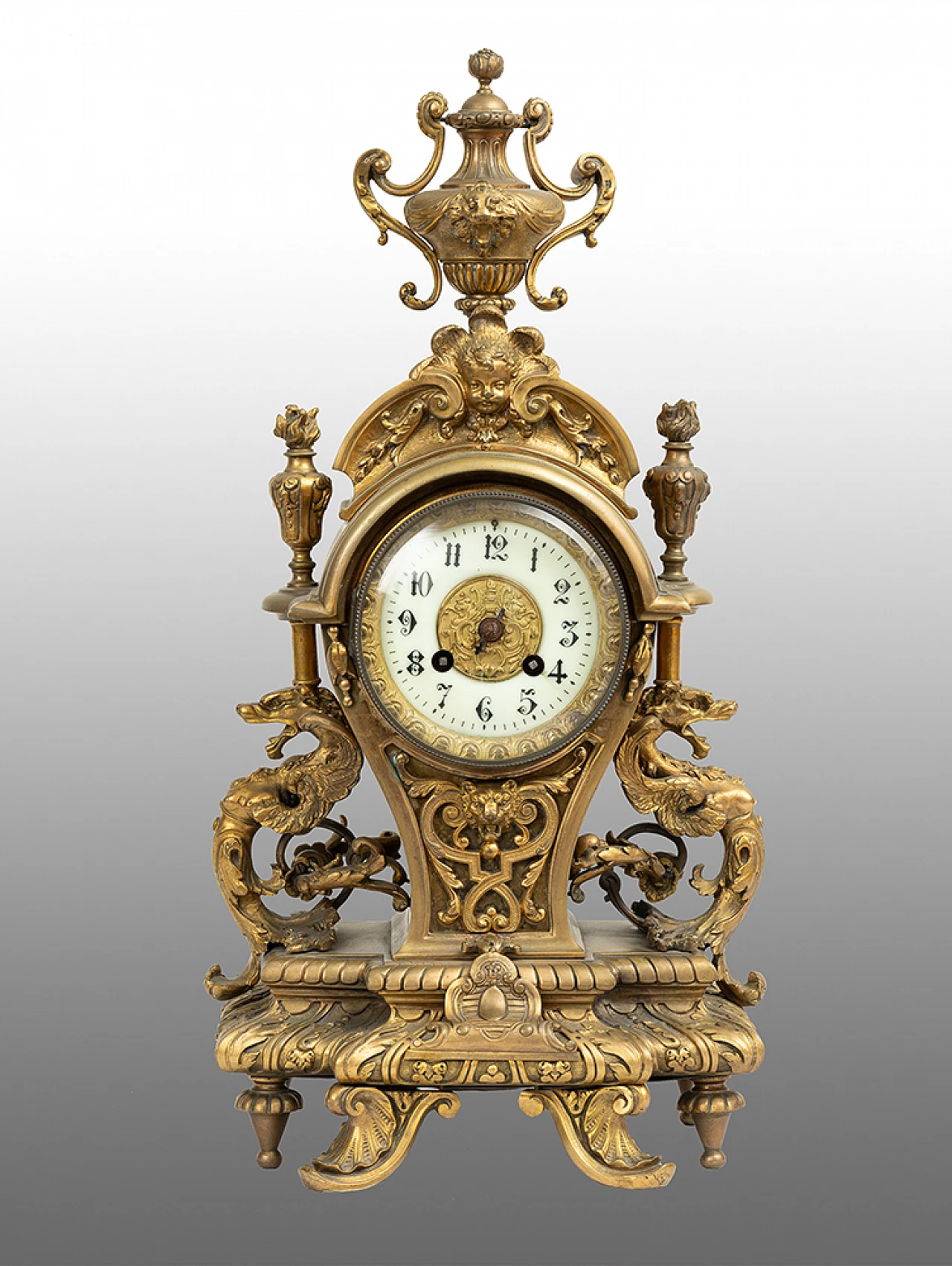 Orologio da tavolo stile Napoleone III in bronzo dorato 1