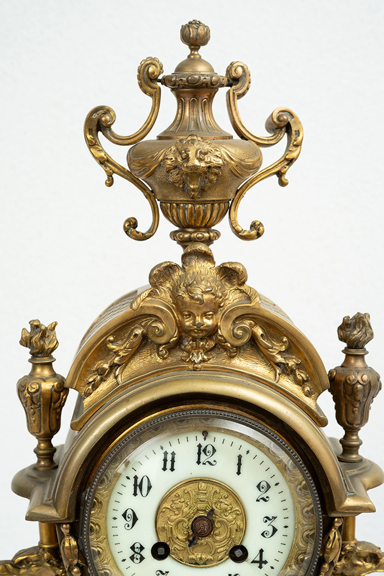 Orologio da tavolo stile Napoleone III in bronzo dorato 2