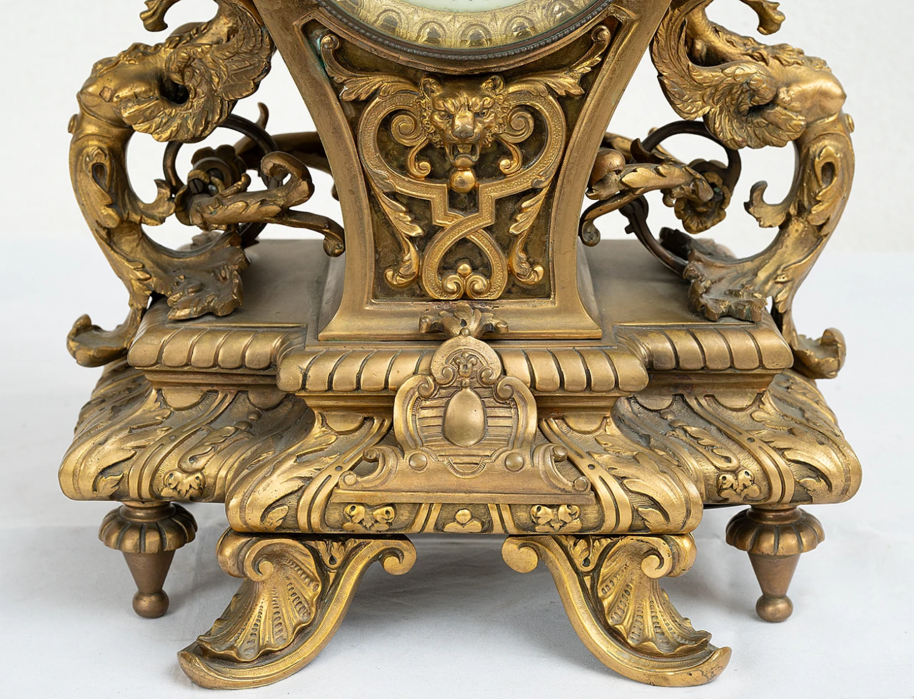 Orologio da tavolo stile Napoleone III in bronzo dorato 4