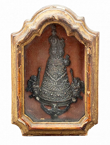 Neapolitan silver relic with shrine, 18th century