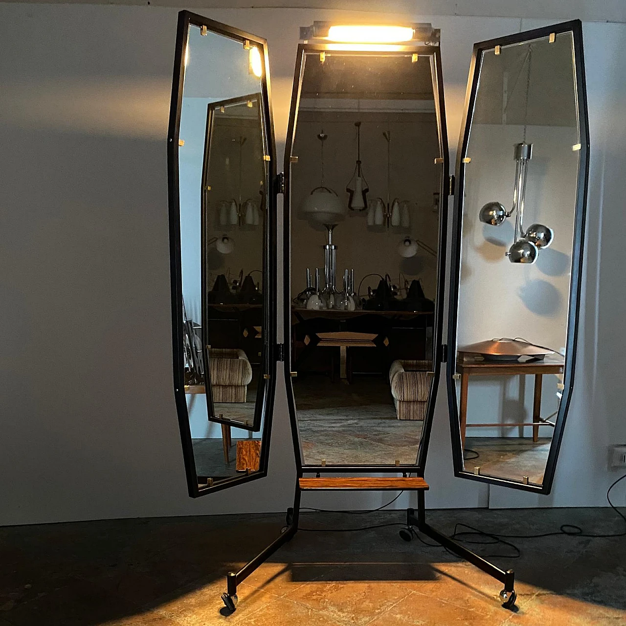 Tailor's mirror in the style of Fratelli Reguitti, 1950s 8