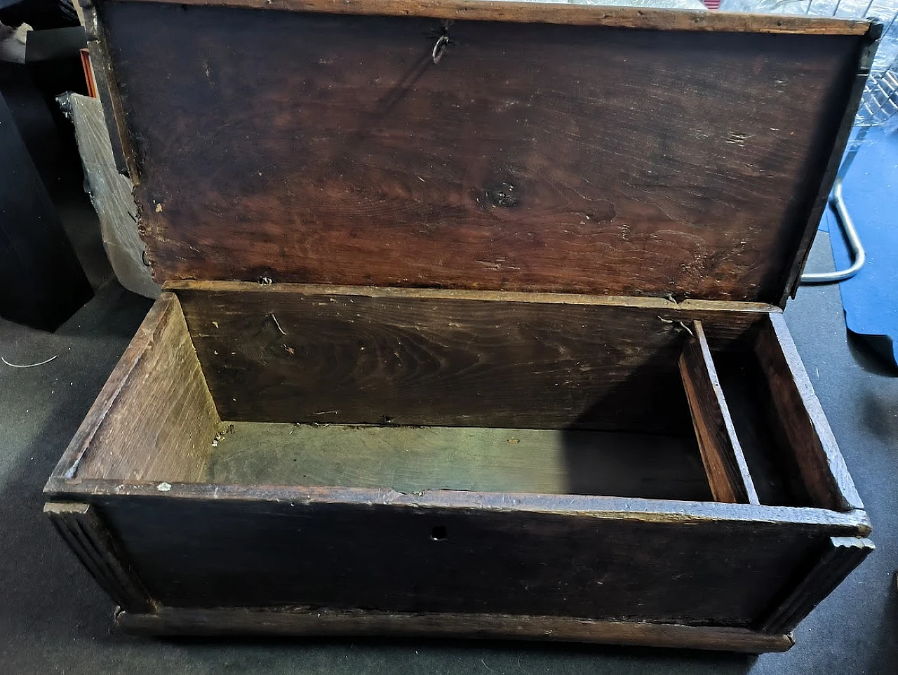 Chestnut wood chest, 18th century 7