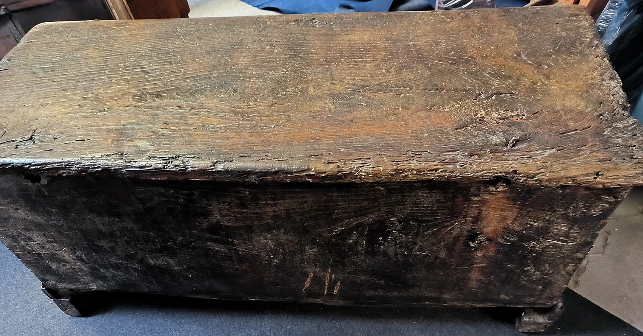 Chestnut wood chest, 18th century 10