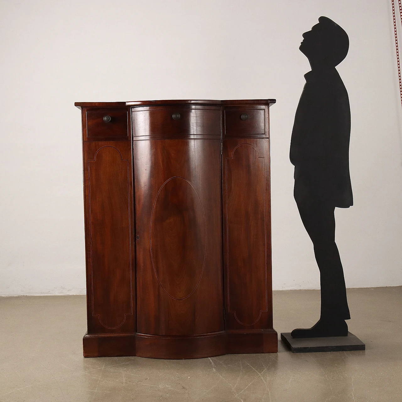 Mahogany sideboard with faux drawers & domed door, 19th century 2