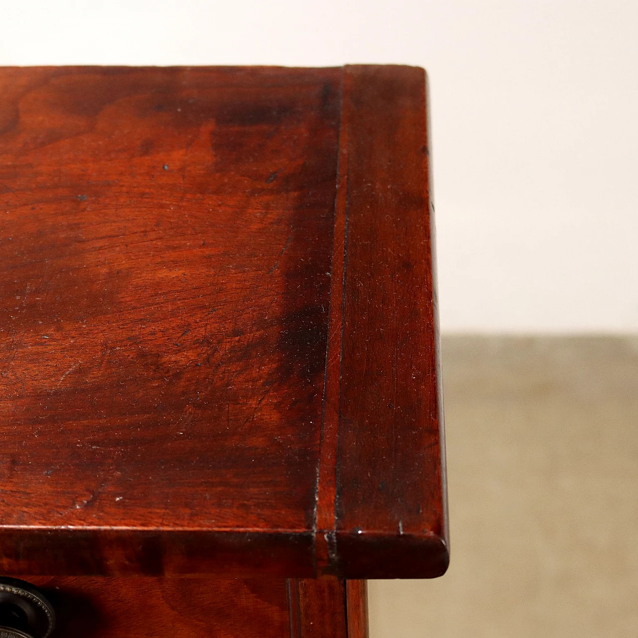 Mahogany sideboard with faux drawers & domed door, 19th century 5