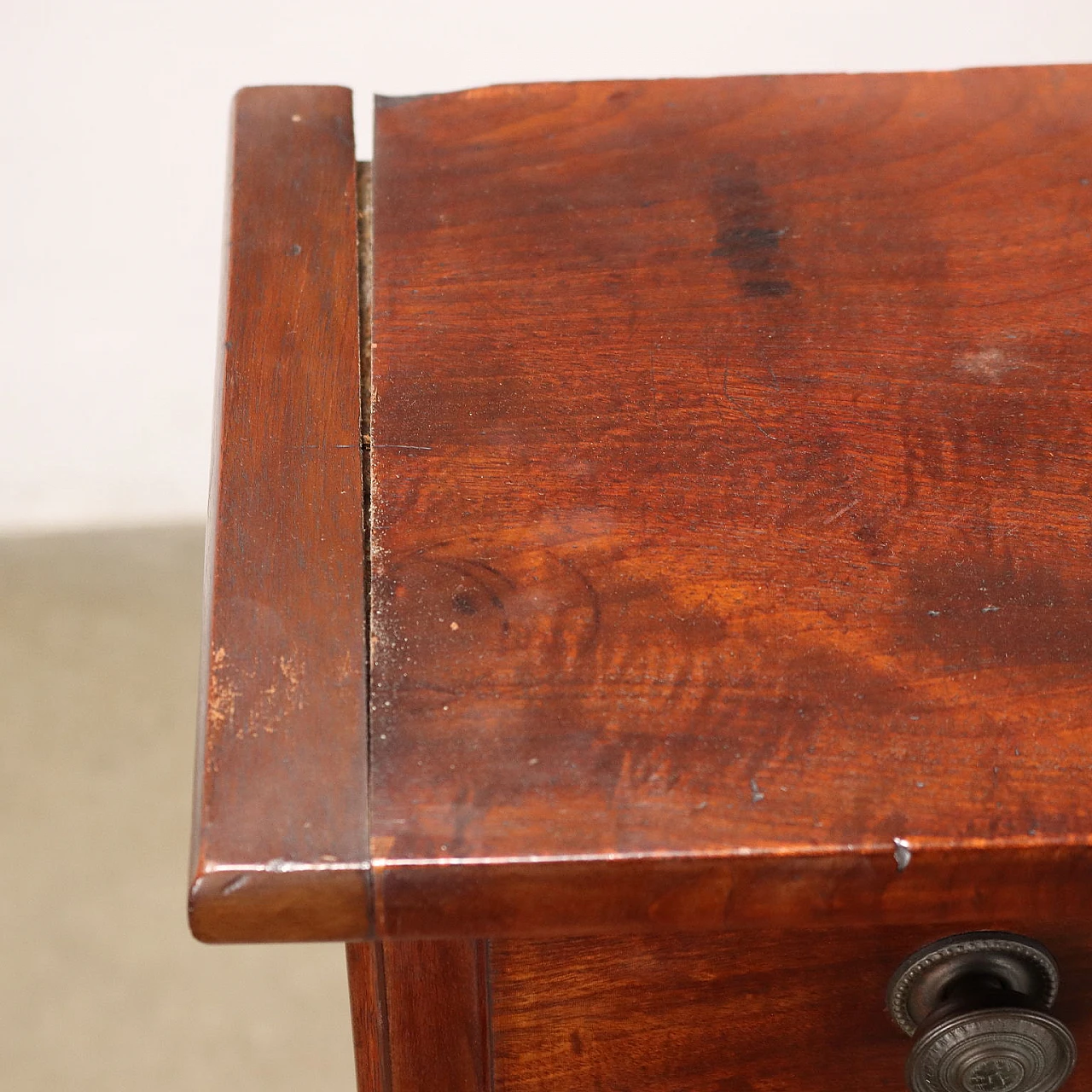 Mahogany sideboard with faux drawers & domed door, 19th century 6