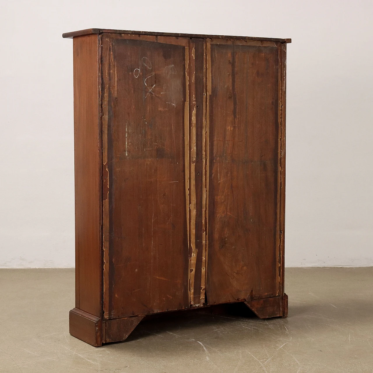 Mahogany sideboard with faux drawers & domed door, 19th century 8