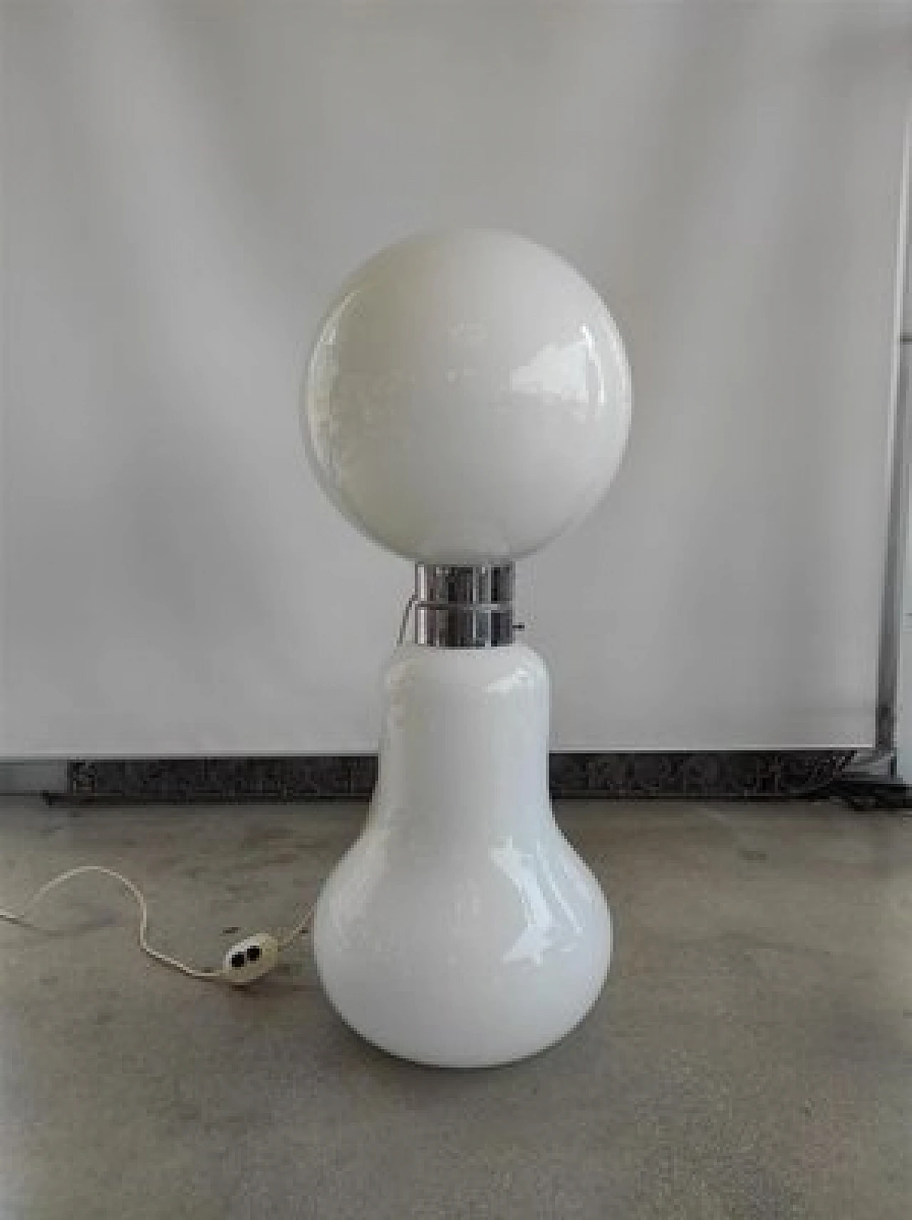 Skittle shaped floor lamp in white Murano glass, 1960s 1