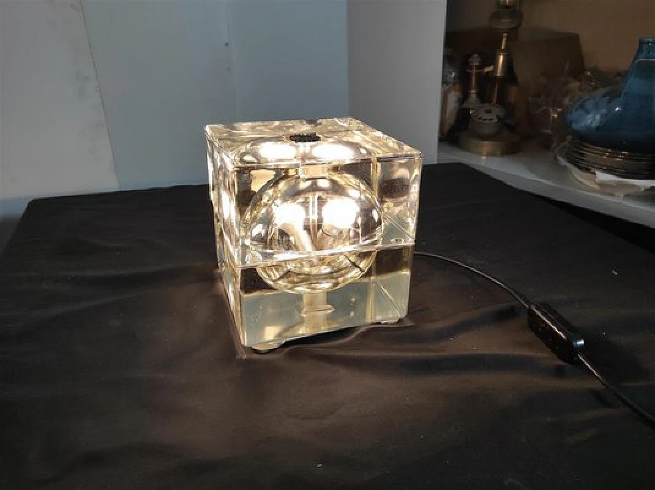 Cubosfera crystal table lamp by A. Mendini for Fidenza Vetraria, 1970s 7