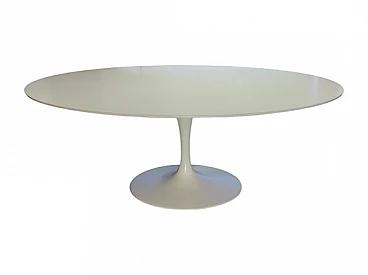 Oval table in white laminate by Eero Saarinen for Knoll, 1980s