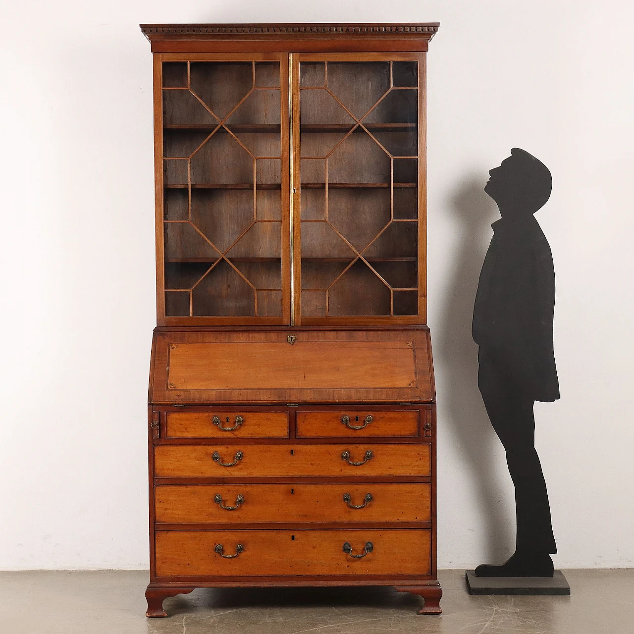Flap desk with showcase in tinted maple & glass, 19th century 2