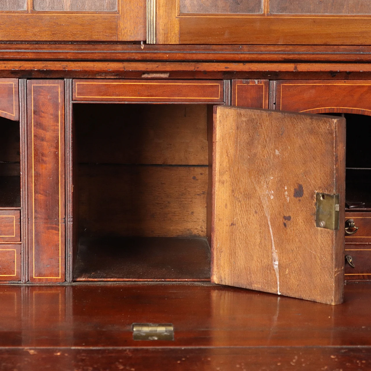 Flap desk with showcase in tinted maple & glass, 19th century 8