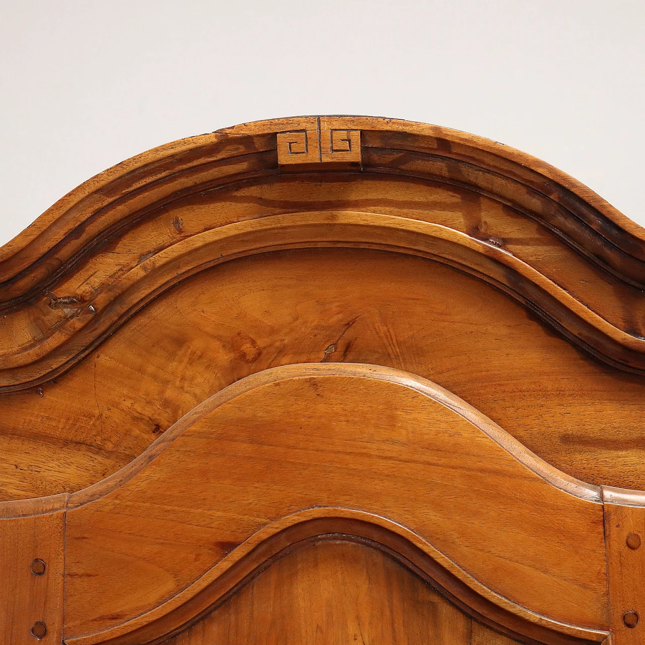 Neoclassical walnut corner cabinet, second half of the 18th century 5