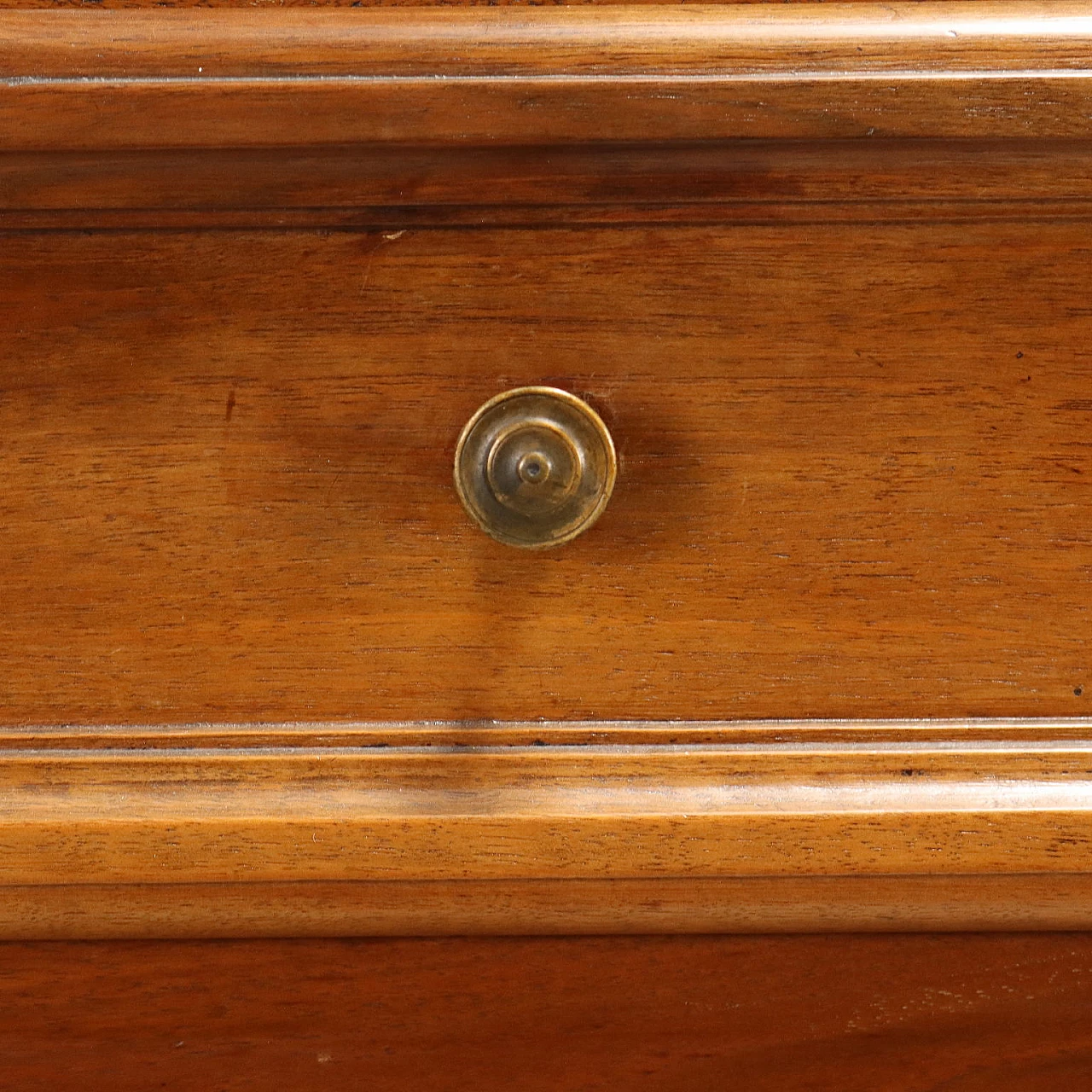 Neoclassical walnut corner cabinet, second half of the 18th century 10