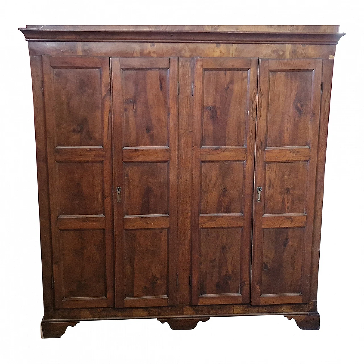 Piedmontese walnut four-door wardrobe, 18th century 2