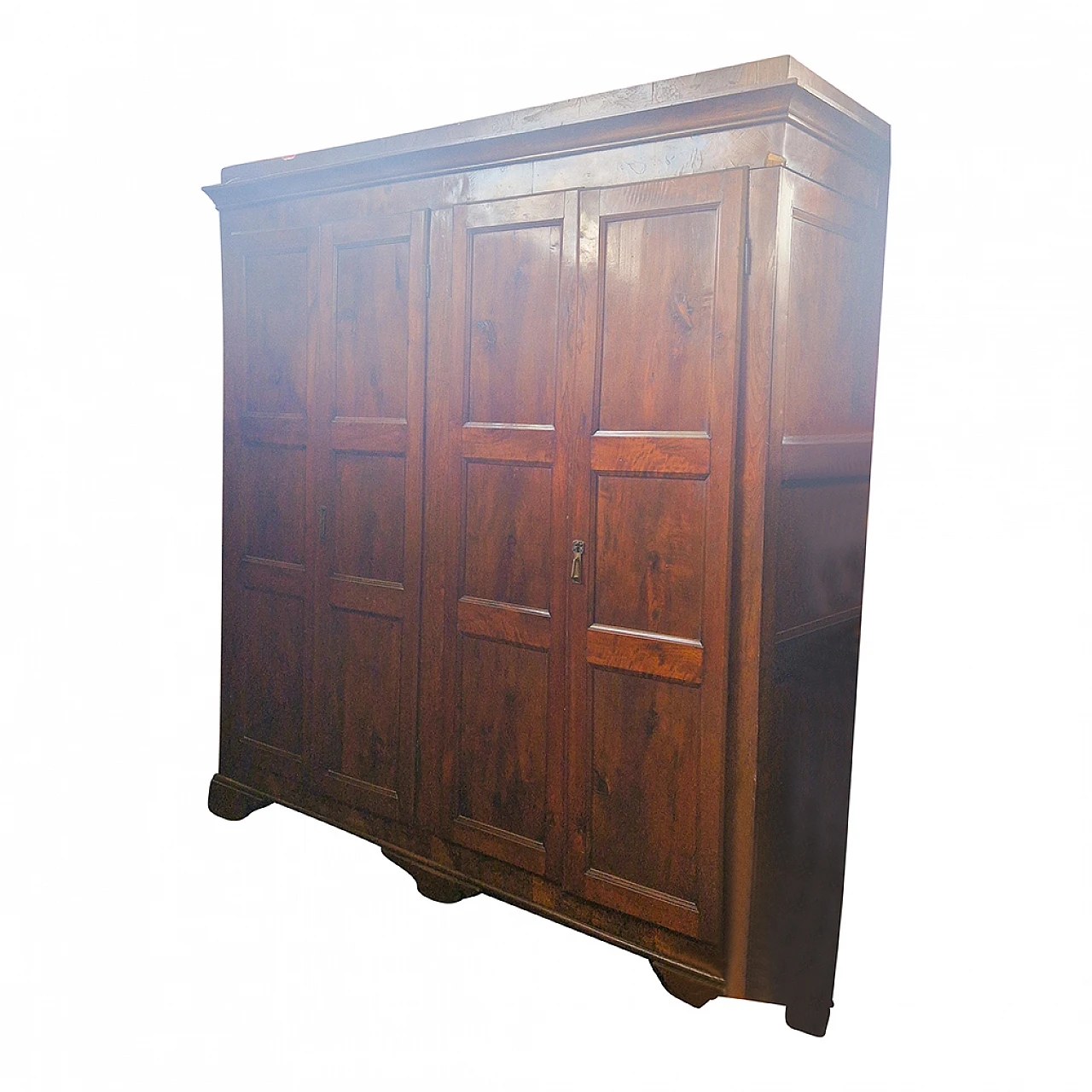 Piedmontese walnut four-door wardrobe, 18th century 3