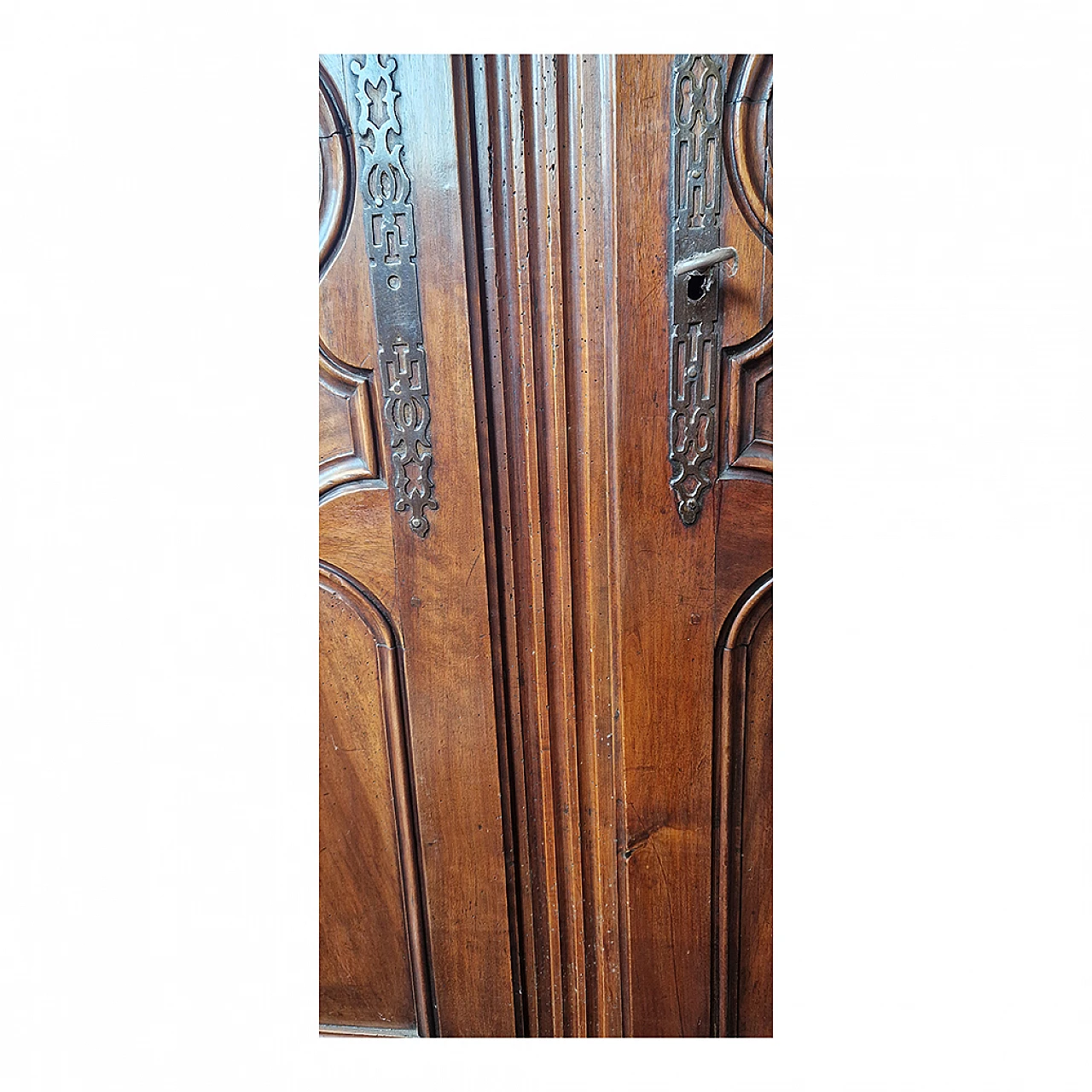 Provencal walnut wardrobe with two doors, 19th century 3