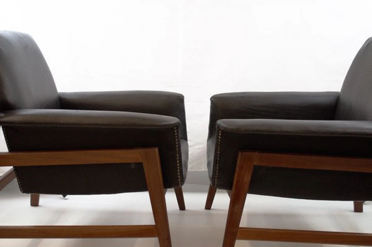 Pair of armchairs in leather & wood in G. Frattini's style, 1960s 17