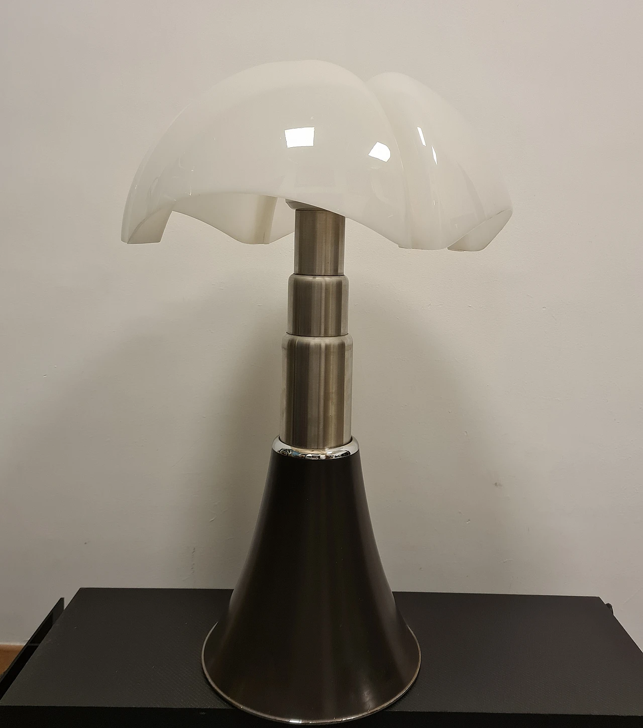 Pipistrello lamp by Gae Aulenti for Martinelli Luce, 1970s 5