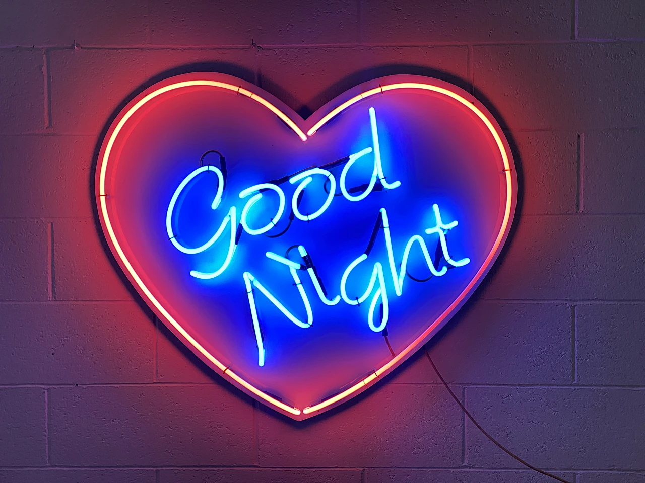 Insegna al neon Good Night blu e rosa a forma di cuore, anni '80 1