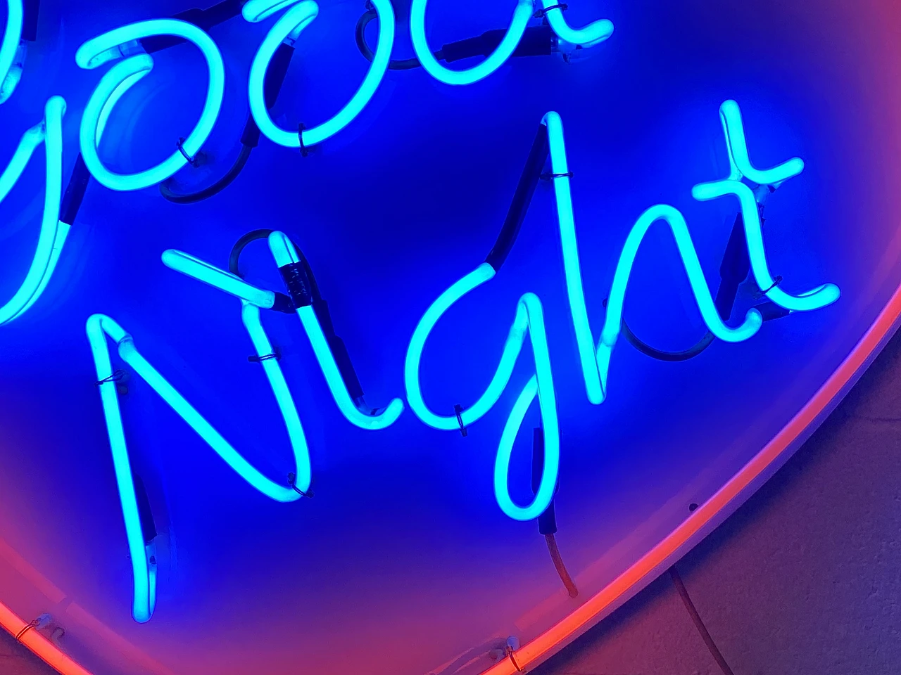 Insegna al neon Good Night blu e rosa a forma di cuore, anni '80 2