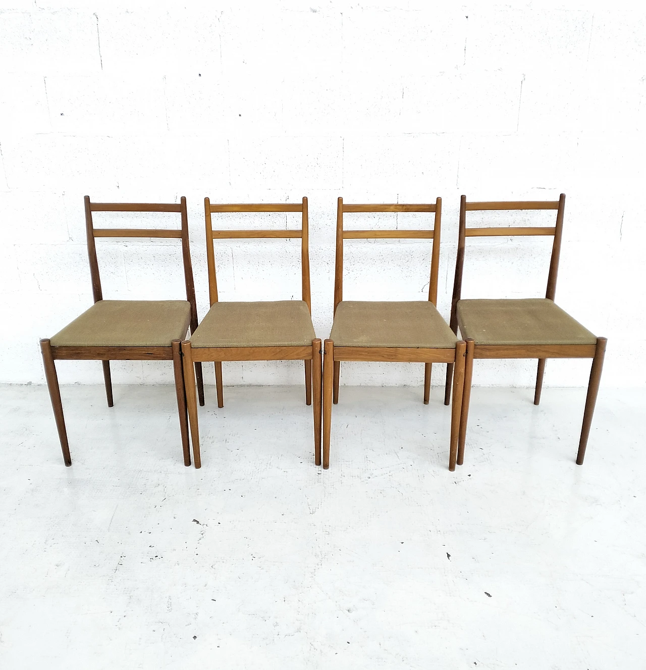 Set of 4 side chairs attributed to Gio’ Ponti for Reguitti  50's 4