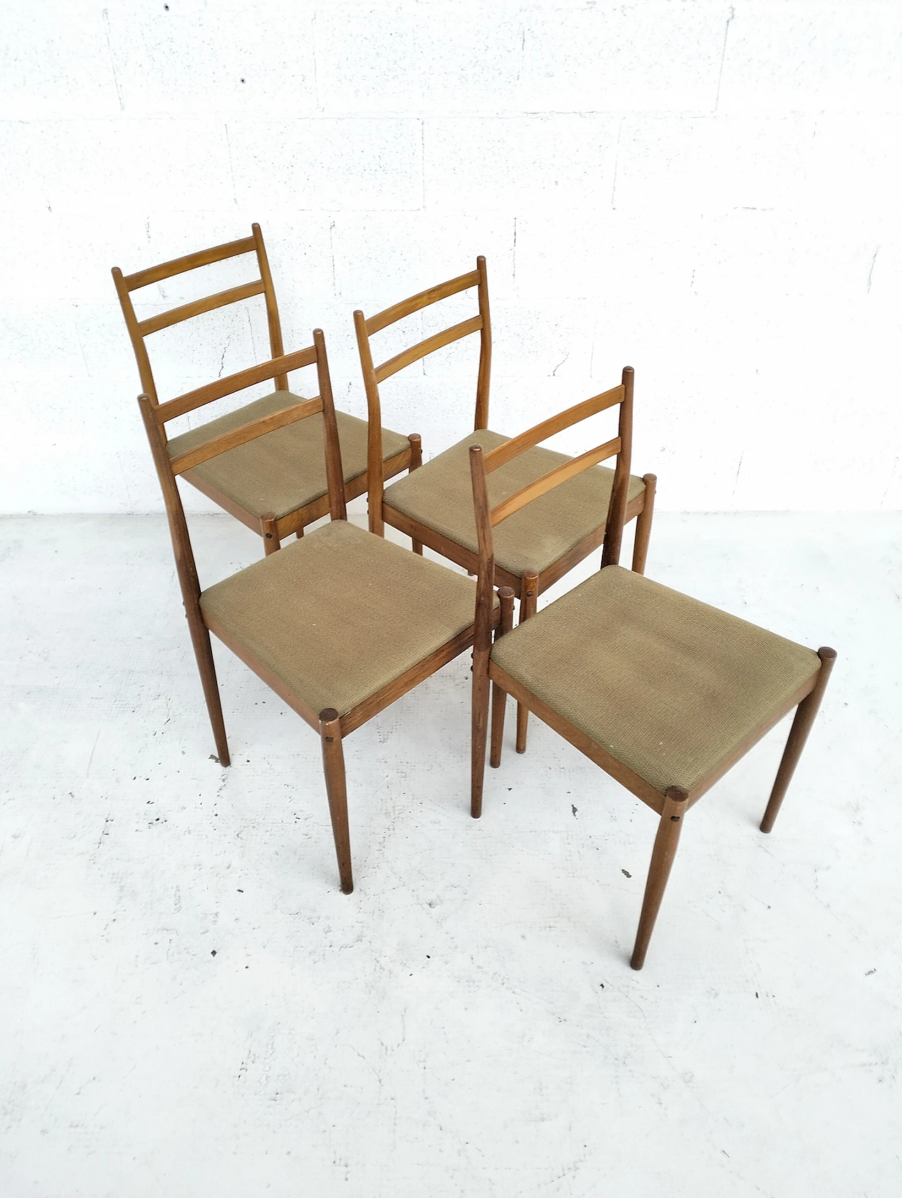 Set of 4 side chairs attributed to Gio’ Ponti for Reguitti  50's 10