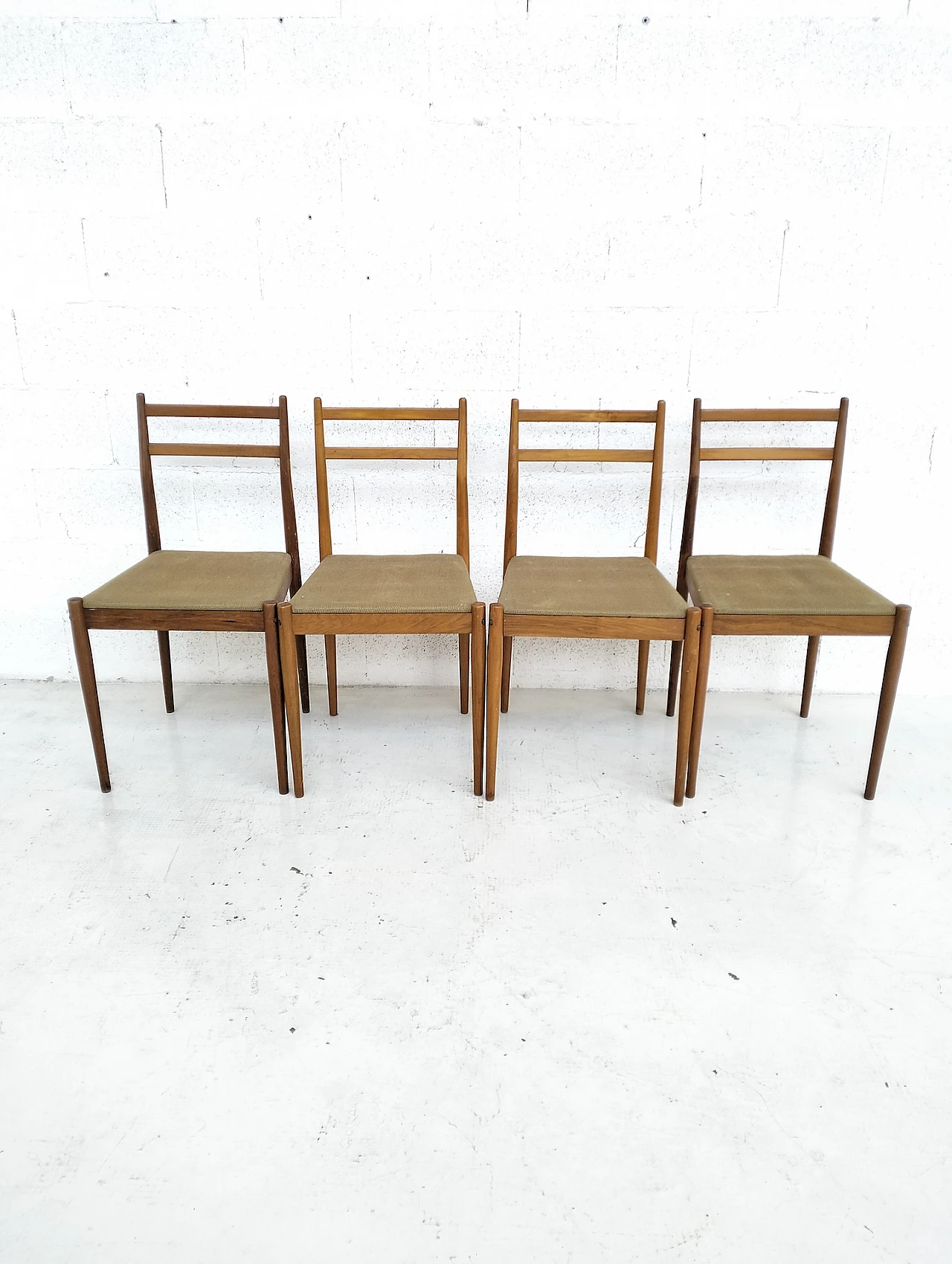 4 Chairs attributed to Gio Ponti for Reguitti, 1950s 11